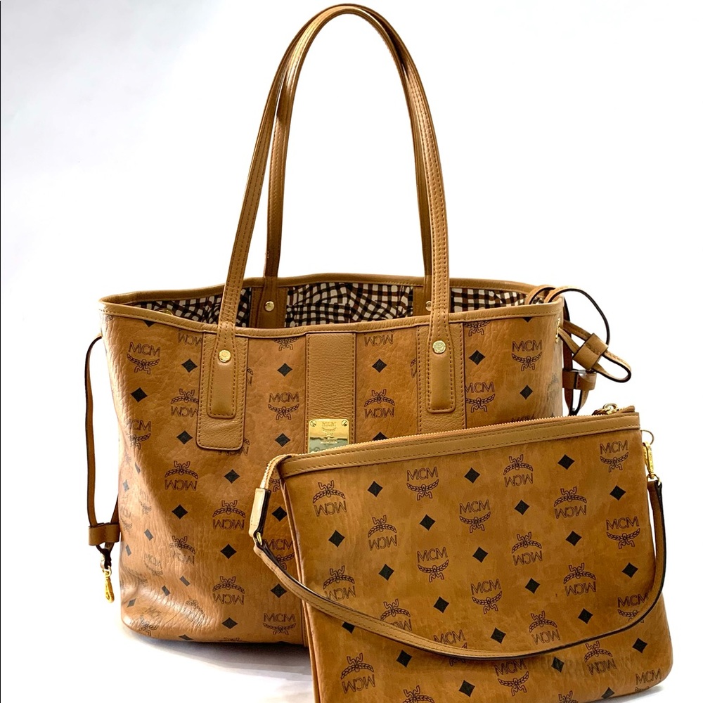 Authentic MCM Reversible Liz Shopper, Leather, MEDIUM Handbag w/Pouch